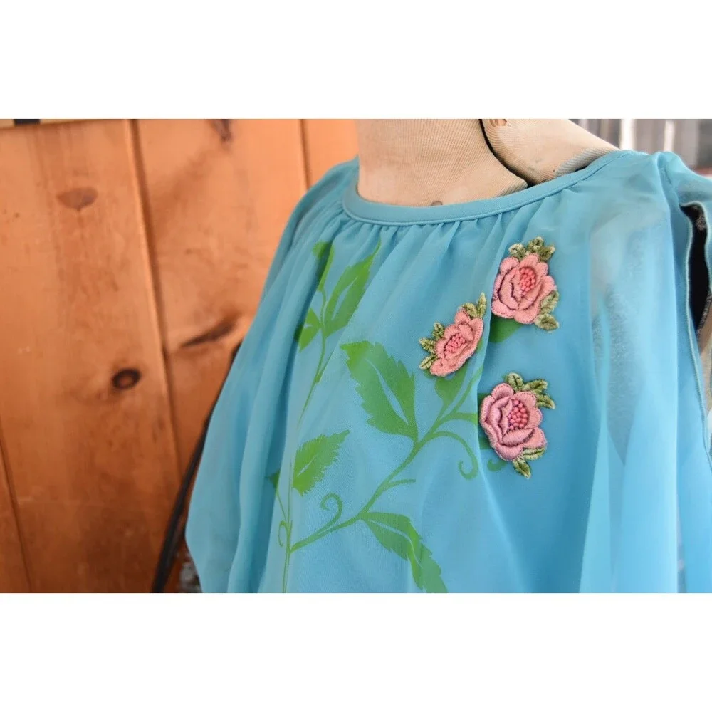Vintage 1970s Party Blousen Dress Dolman Sleeves Blue Embroidered Flowers Medium